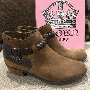 Juicy Couture boots